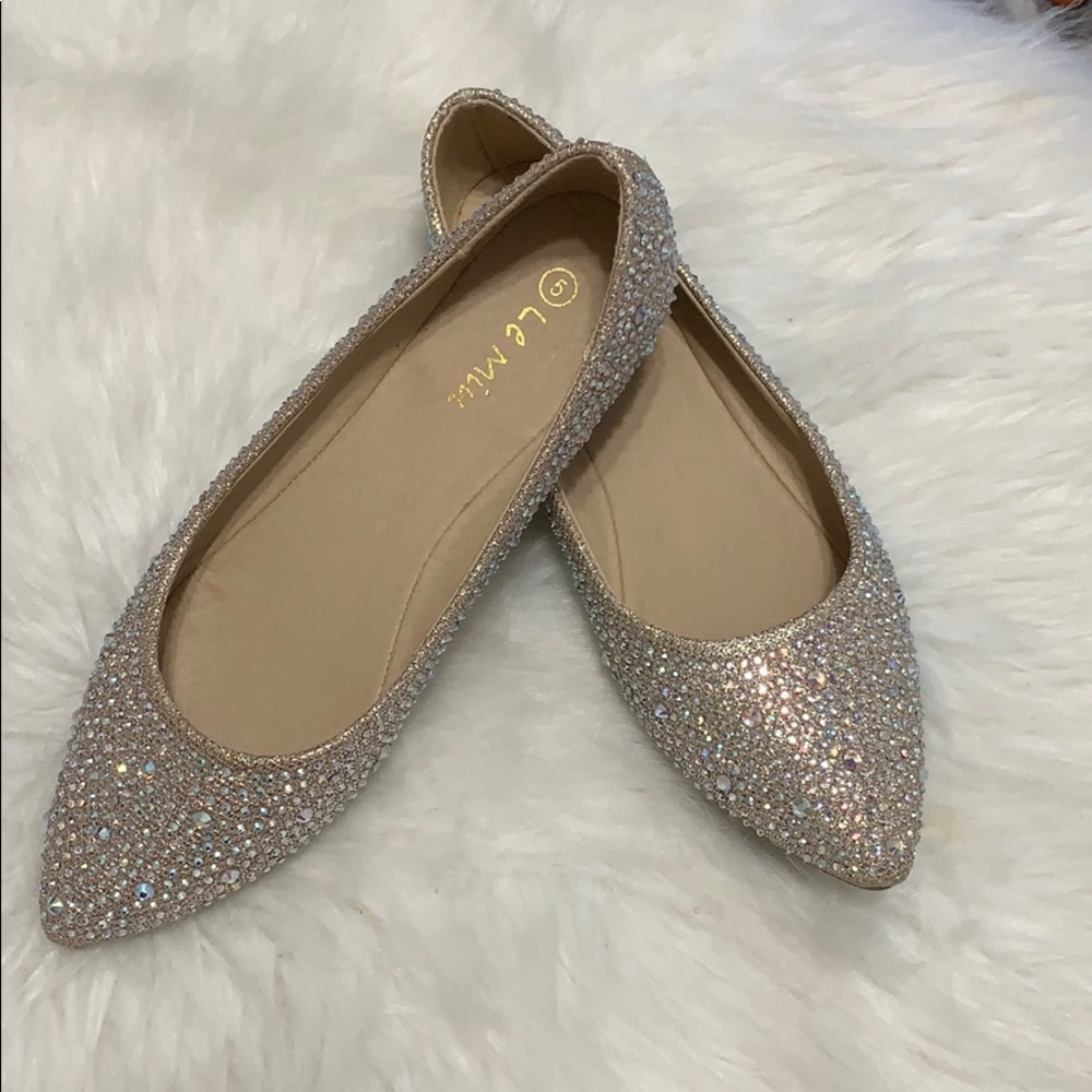 Size 5 Le Miu Flats
